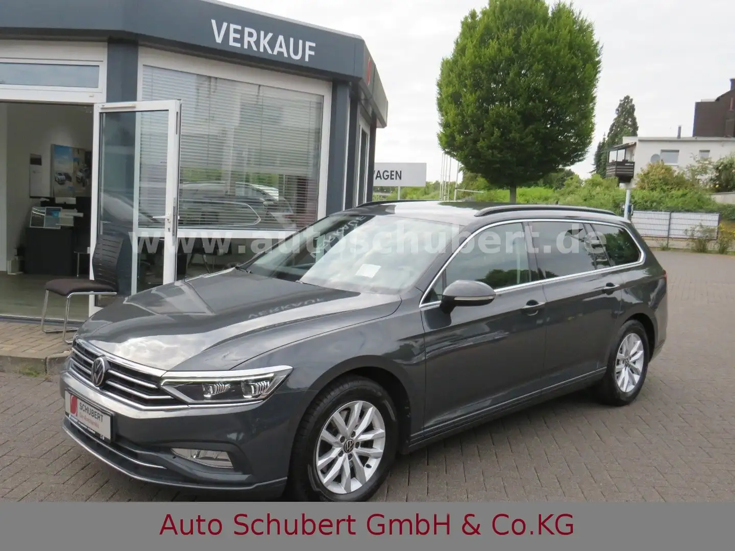 Volkswagen Passat Variant 1.5 TSI DSG Business Grau - 1