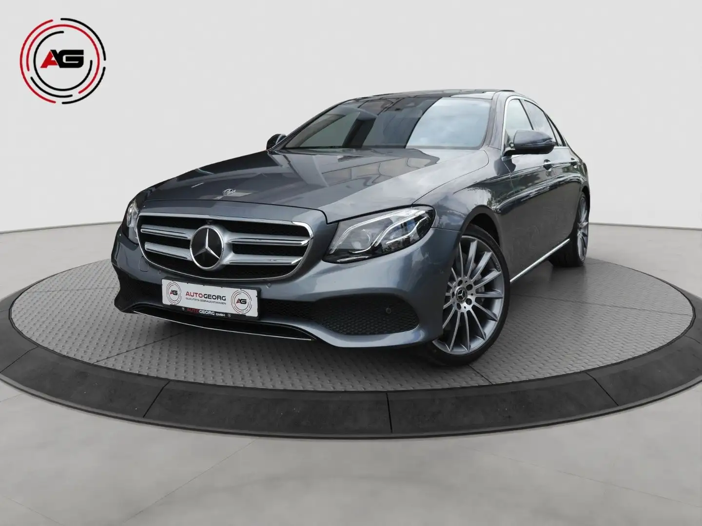 Mercedes-Benz E 400 4M DISTRO+ PANO 360° MULTIBEAM STANDH HUD Grau - 1