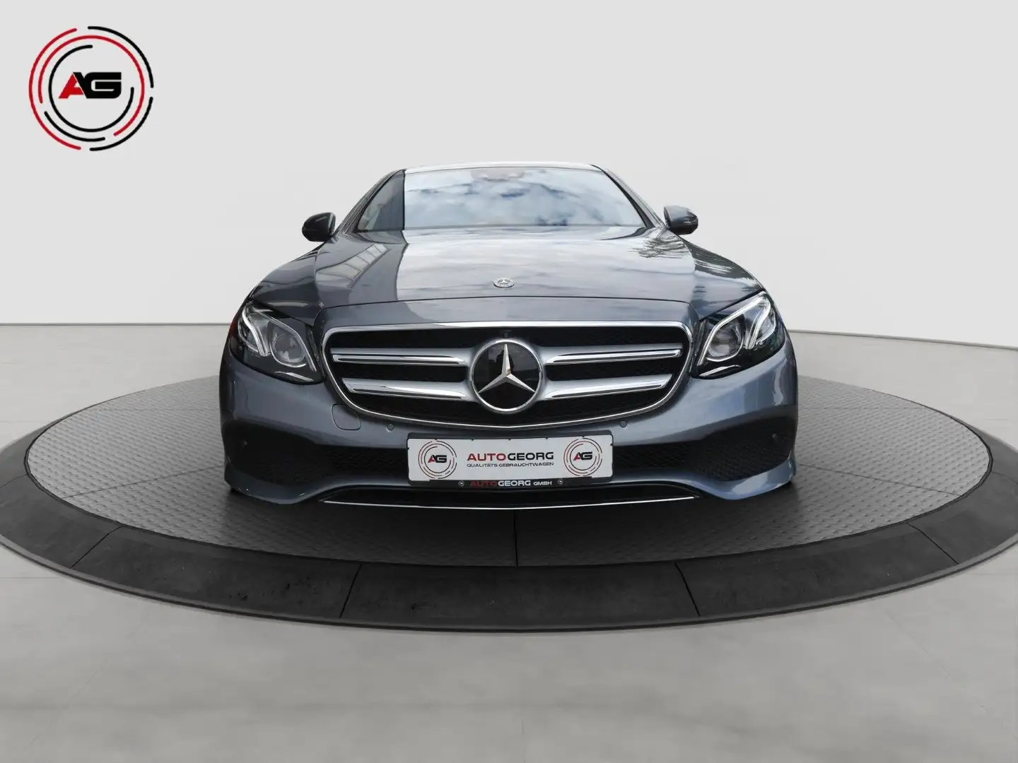 Mercedes-Benz E 400 4M DISTRO+ PANO 360° MULTIBEAM STANDH HUD Grau - 2