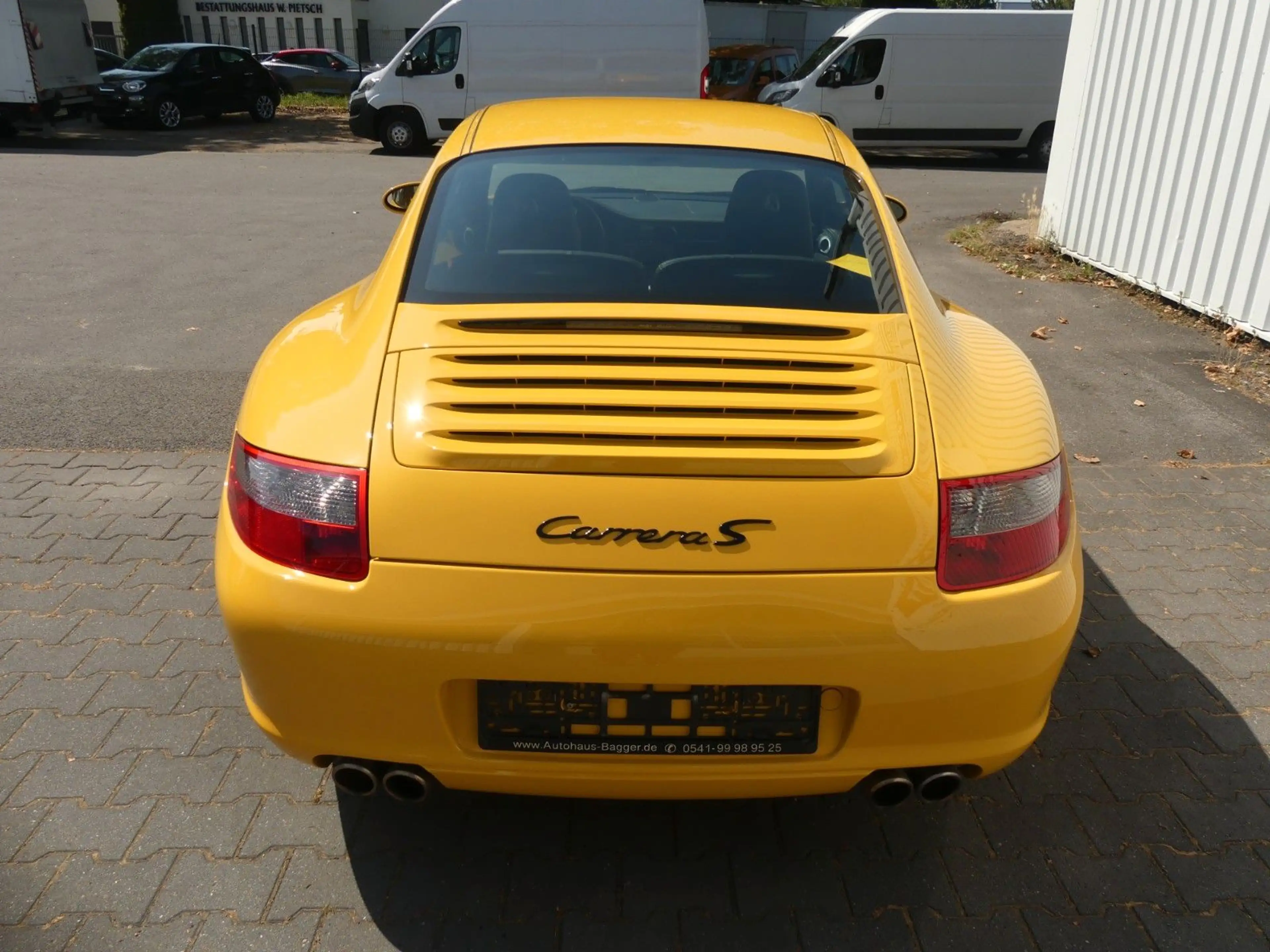 Porsche 911 Carrera S Coupe * Speedgelb* PCCB* AUTOMATIK — photo 6