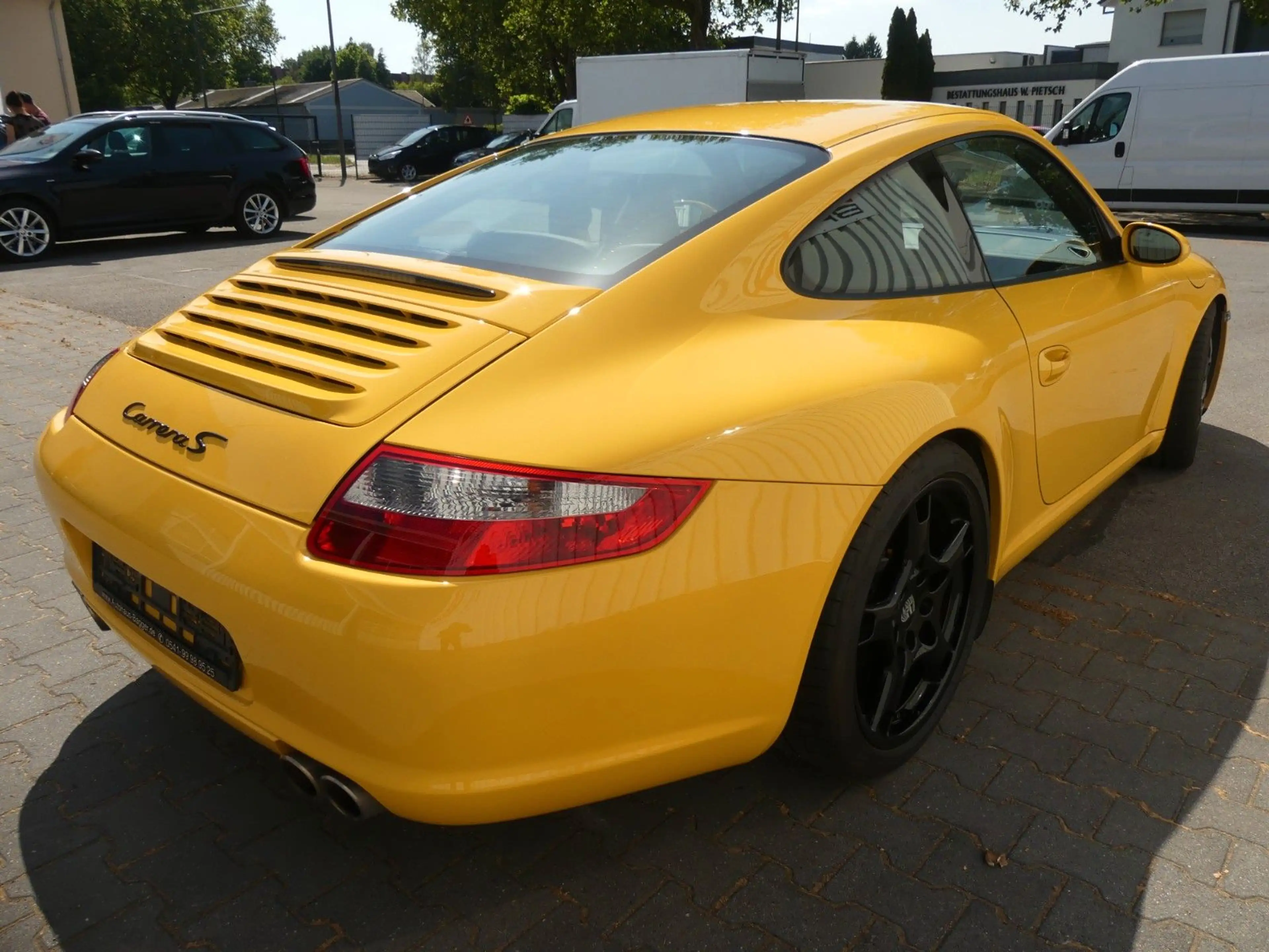 Porsche 911 Carrera S Coupe * Speedgelb* PCCB* AUTOMATIK — photo 5