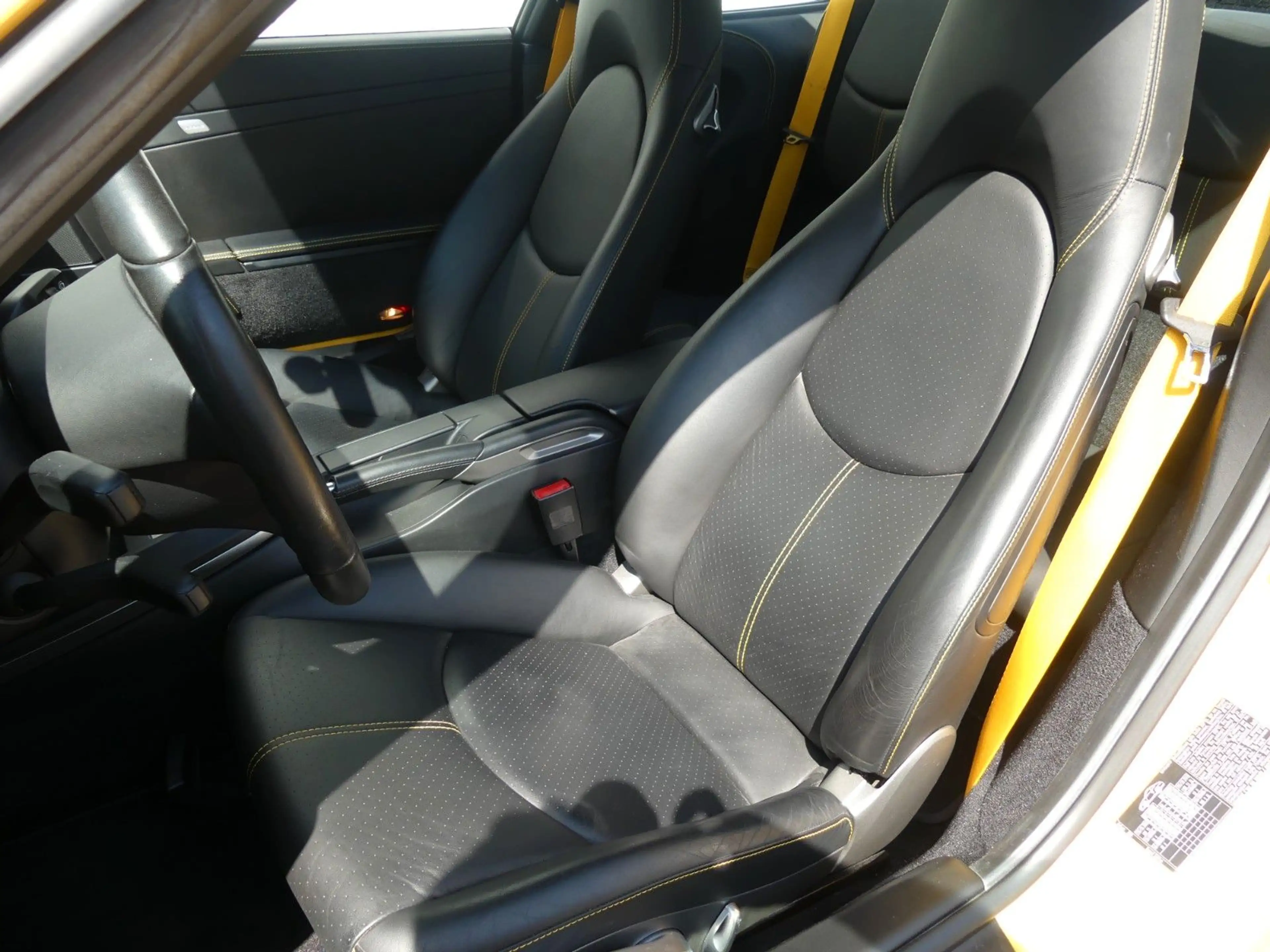 Porsche 911 Carrera S Coupe * Speedgelb* PCCB* AUTOMATIK — photo 9