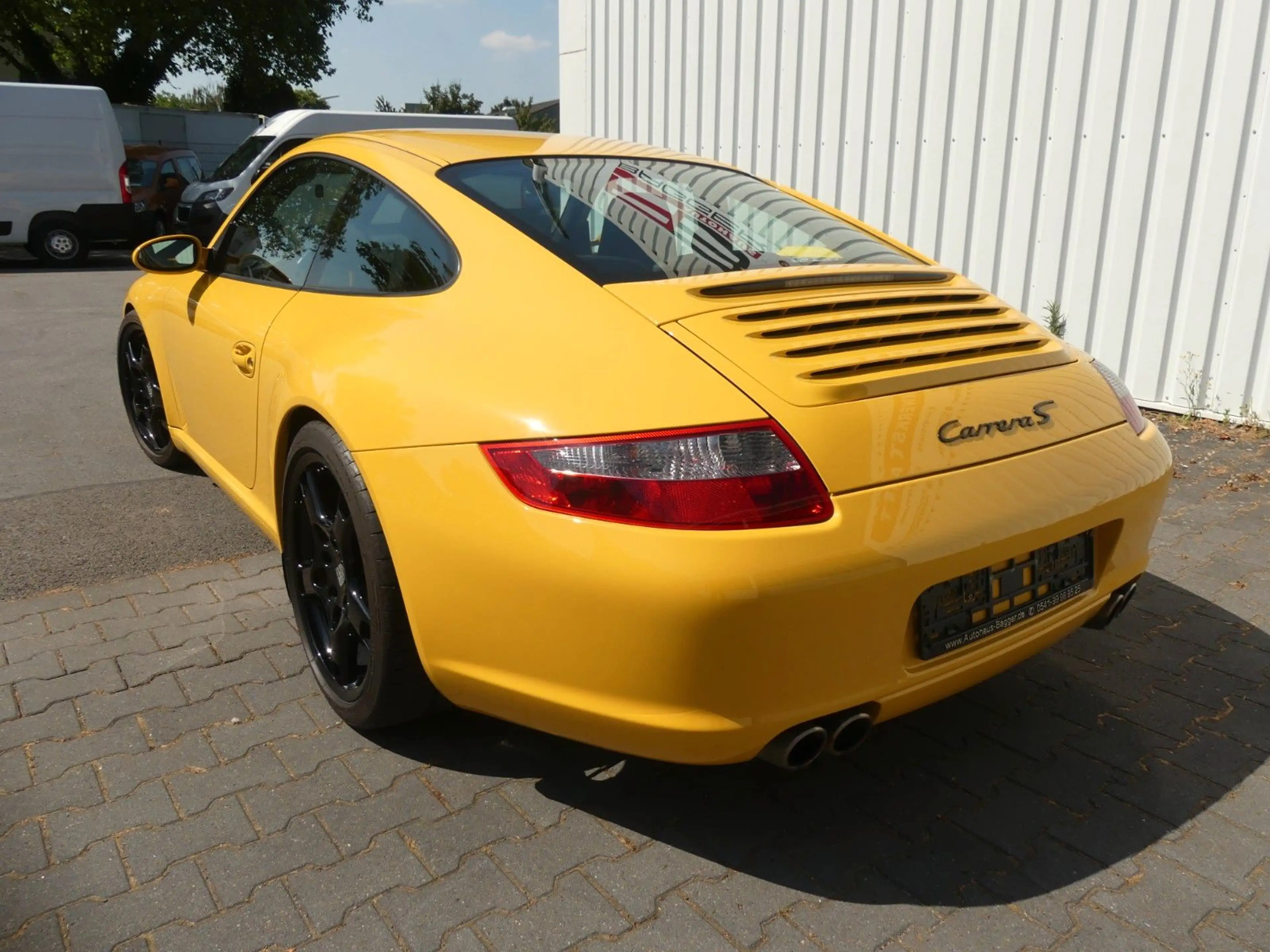 Porsche 911 Carrera S Coupe * Speedgelb* PCCB* AUTOMATIK — photo 7
