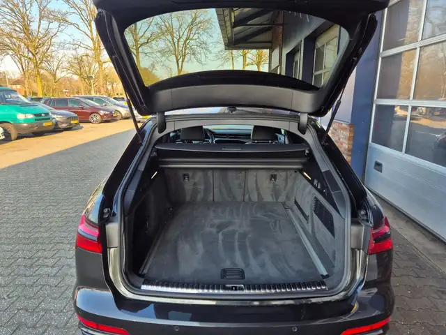 Audi A6 view 12