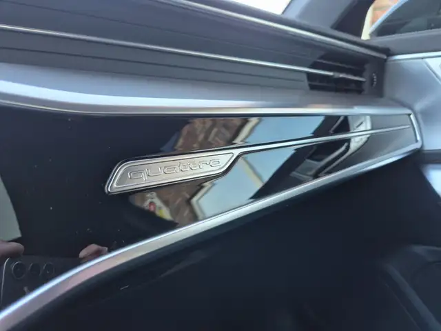 Audi A6 view 22