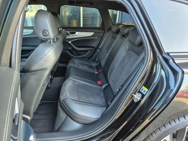Audi A6 view 11