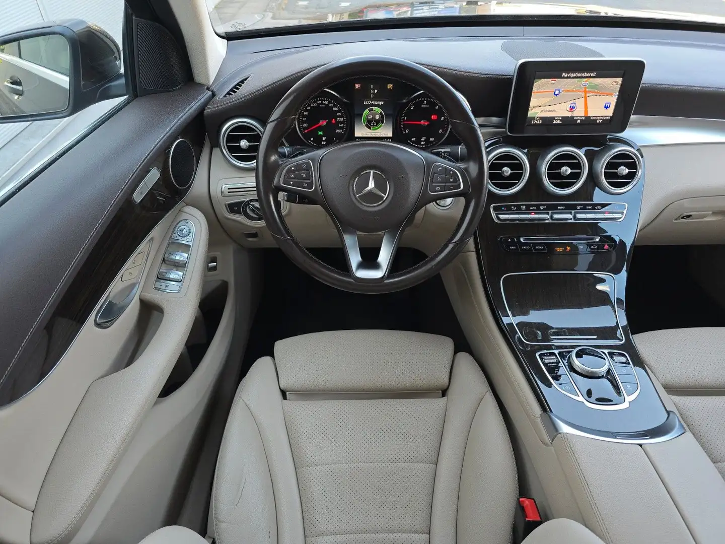 Mercedes-Benz GLC 220 d 4Matic Brun - 2