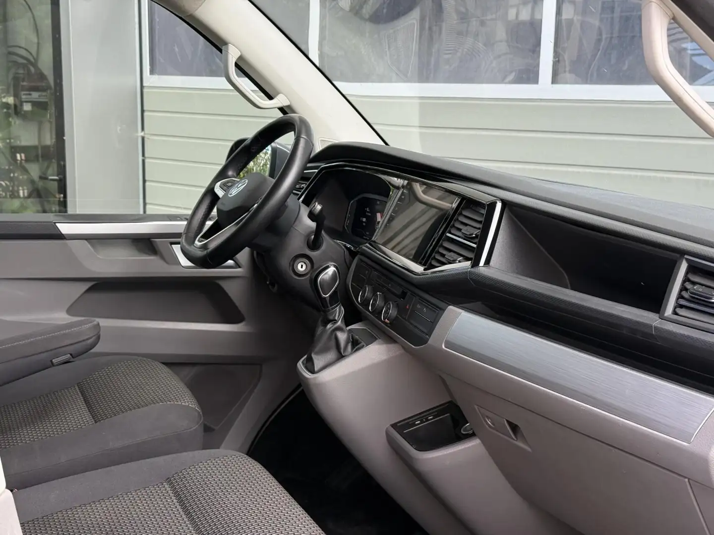 Volkswagen T6.1 Transporter Bulli L1H1 204 PK DSG / 20'' / ACC Gris - 2