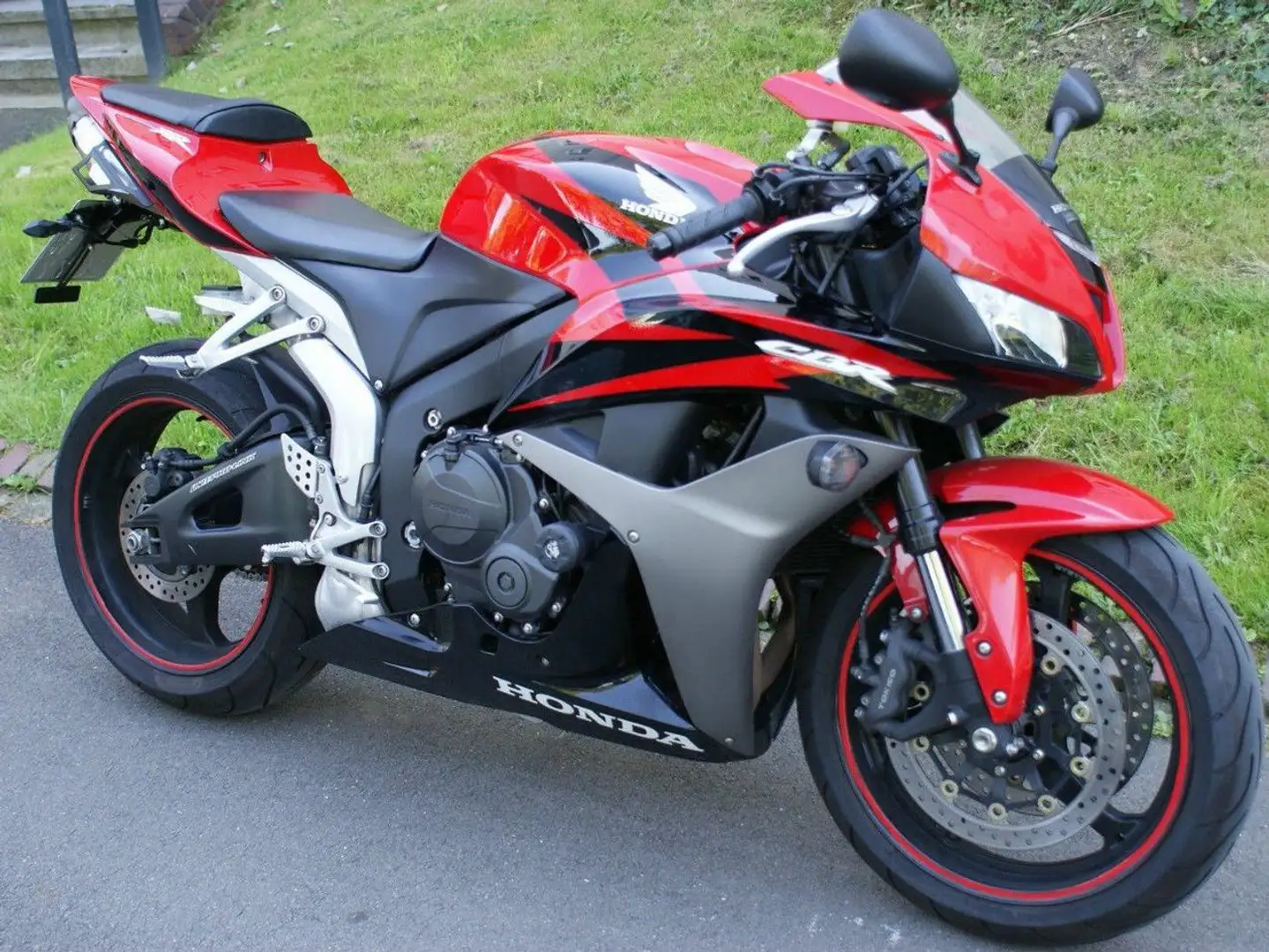 Honda CBR 600 RR Rood - 1