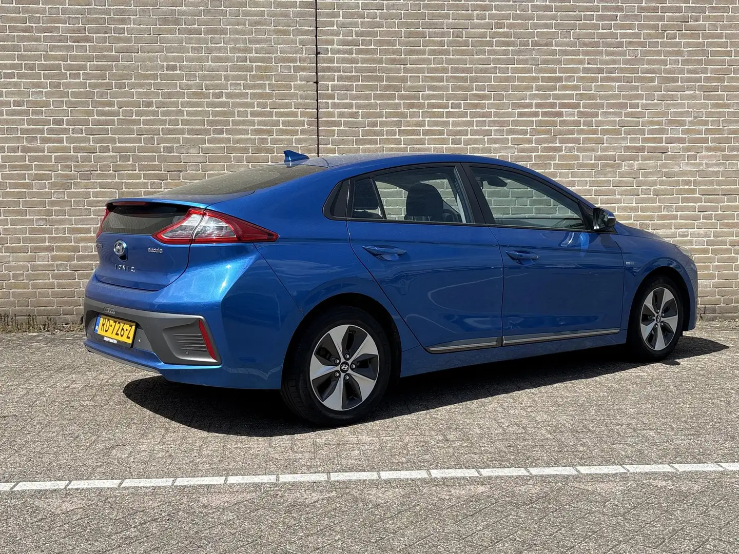 Hyundai IONIQ Comfort EV | € 6.950,- NETTO! | Climate | Cruise | Blauw - 2