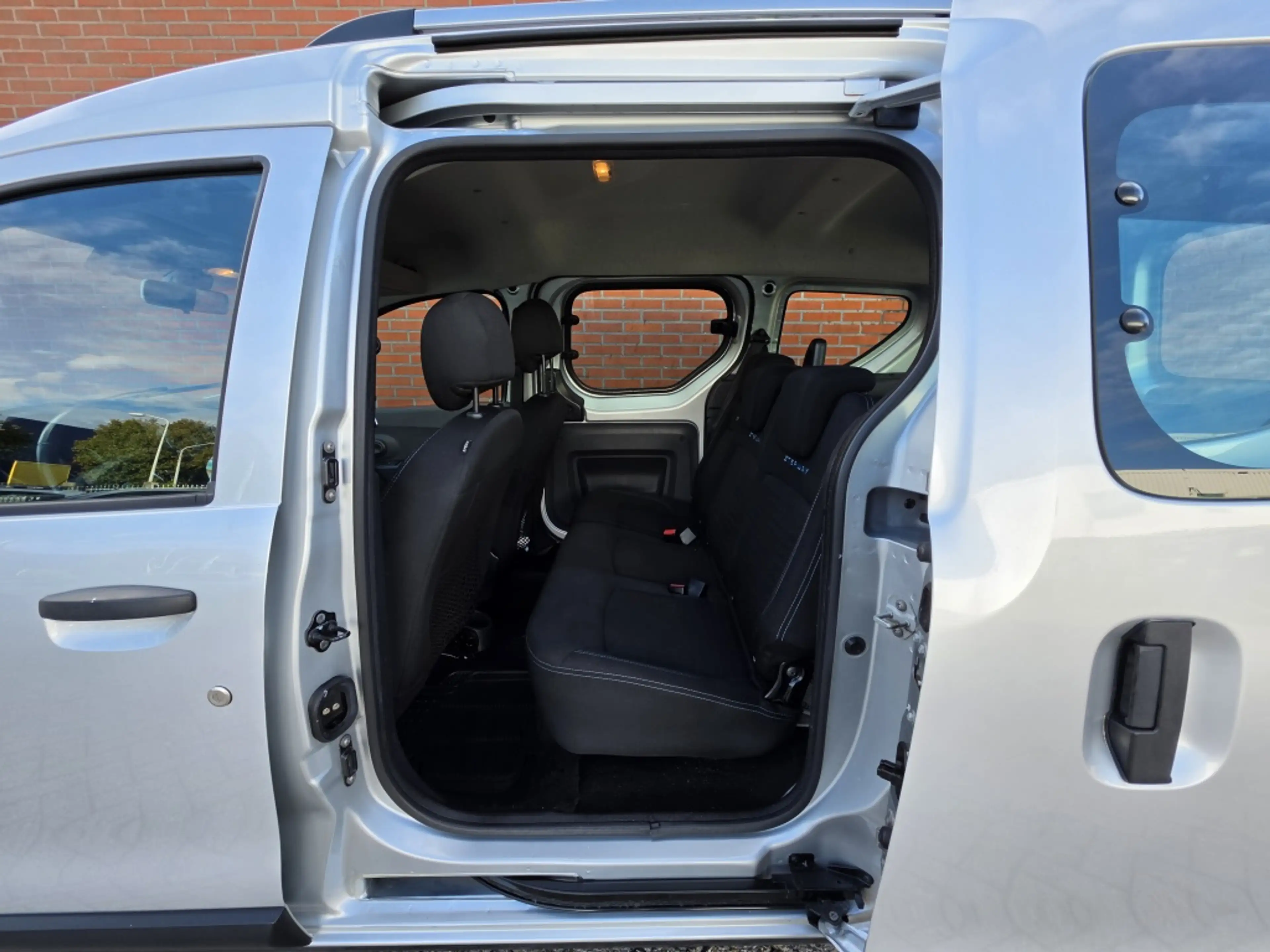 Dacia Dokker 1.2 TCe Ambiance 115PK LPG-G3 Airco Trekhaak Nieuw — photo 6
