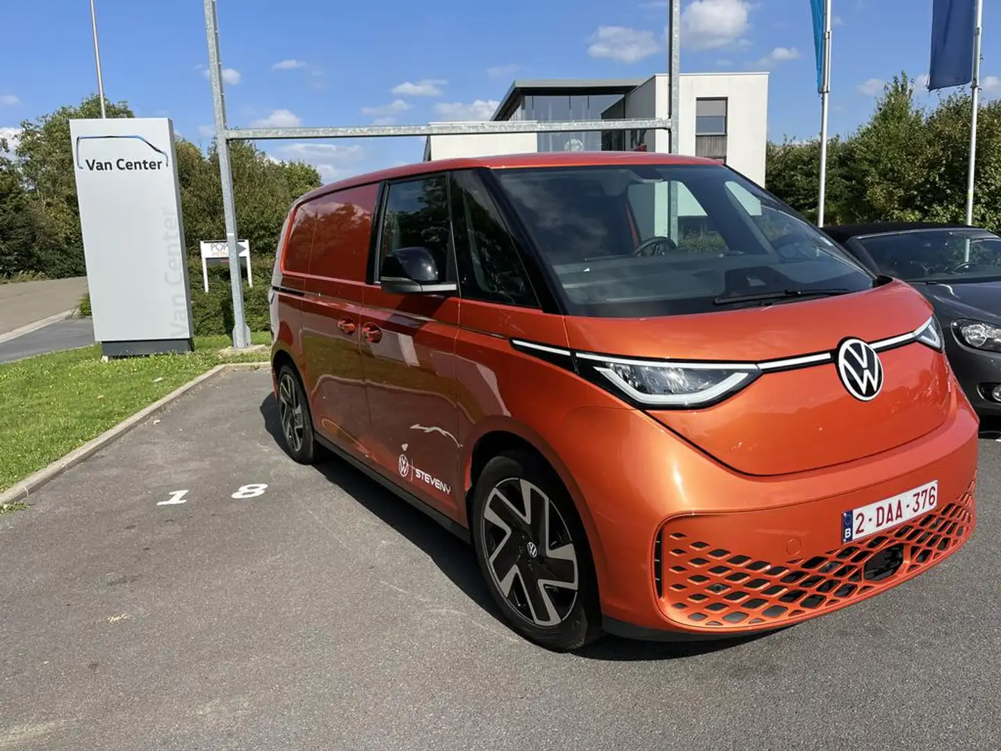 Volkswagen ID. Buzz ID. Buzz Cargo 150 kW (204 ch)  77 kWh RWD Empatte Orange - 2