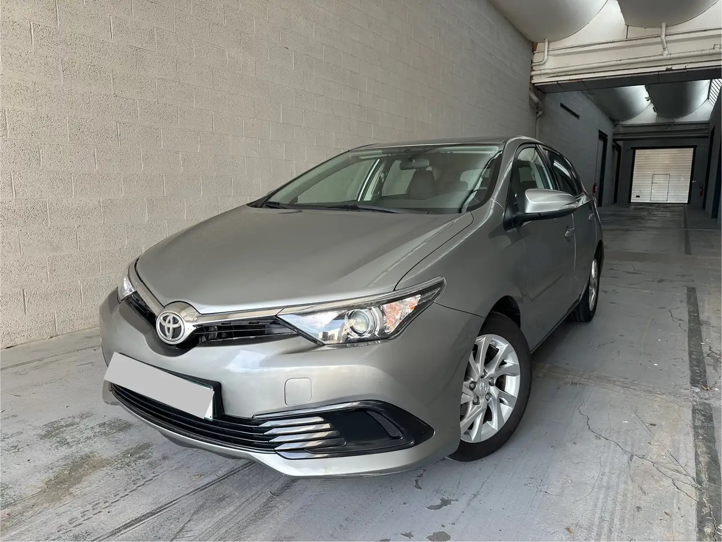 Toyota Auris Auris 1.33i VVT-i Comfort Grijs - 1