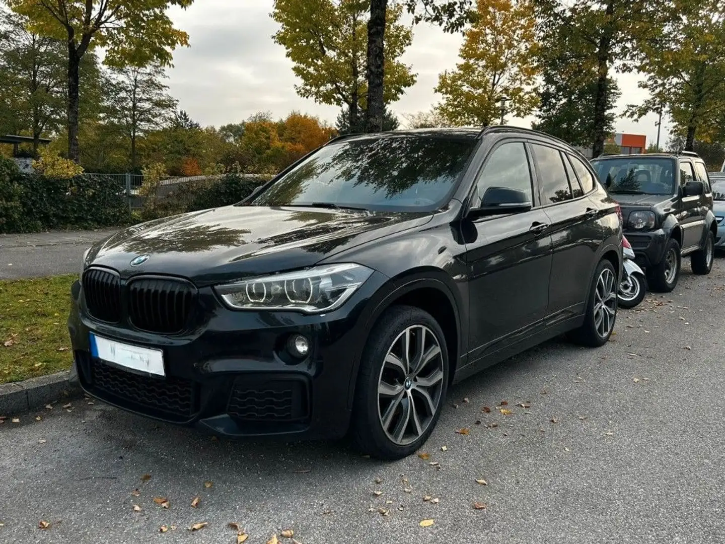BMW X1 sDrive18d M Sport *LED*AHK*Navi*Alcantara Schwarz - 1