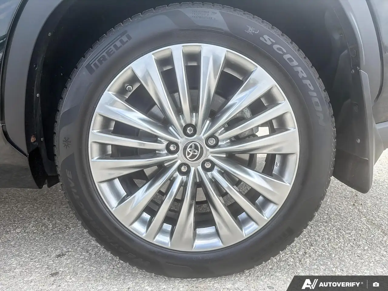 Toyota Highlander снимка Toyota Highlander