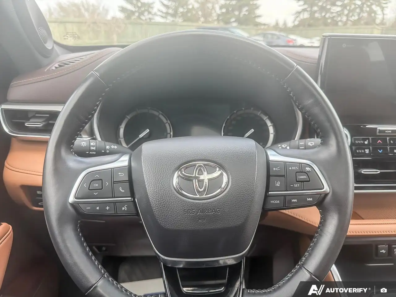 Toyota Highlander снимка Toyota Highlander