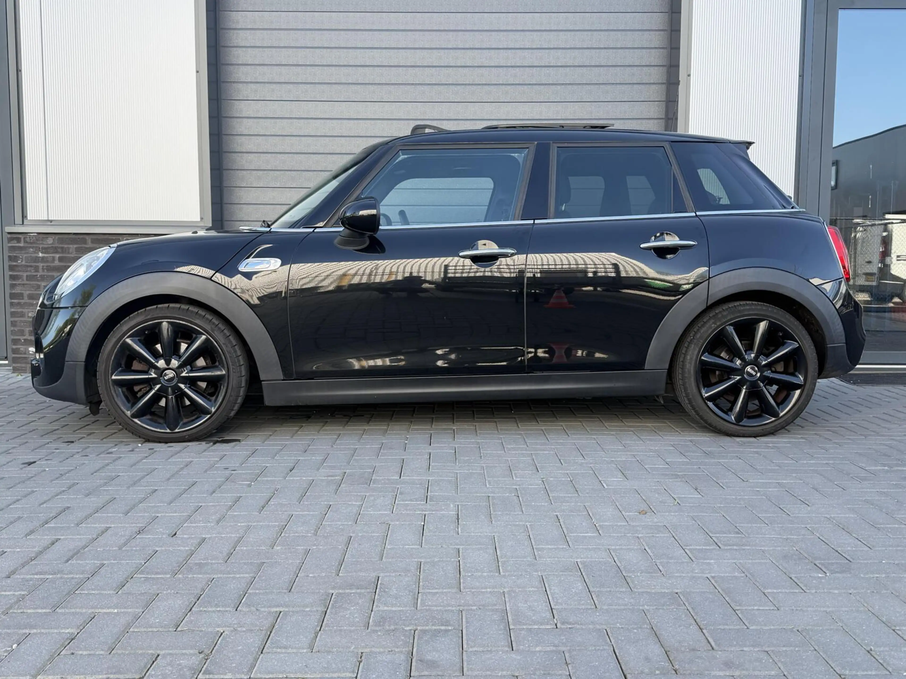 MINI Cooper S Mini 2.0 Chili Serious Business 5drs|PANO — photo 2