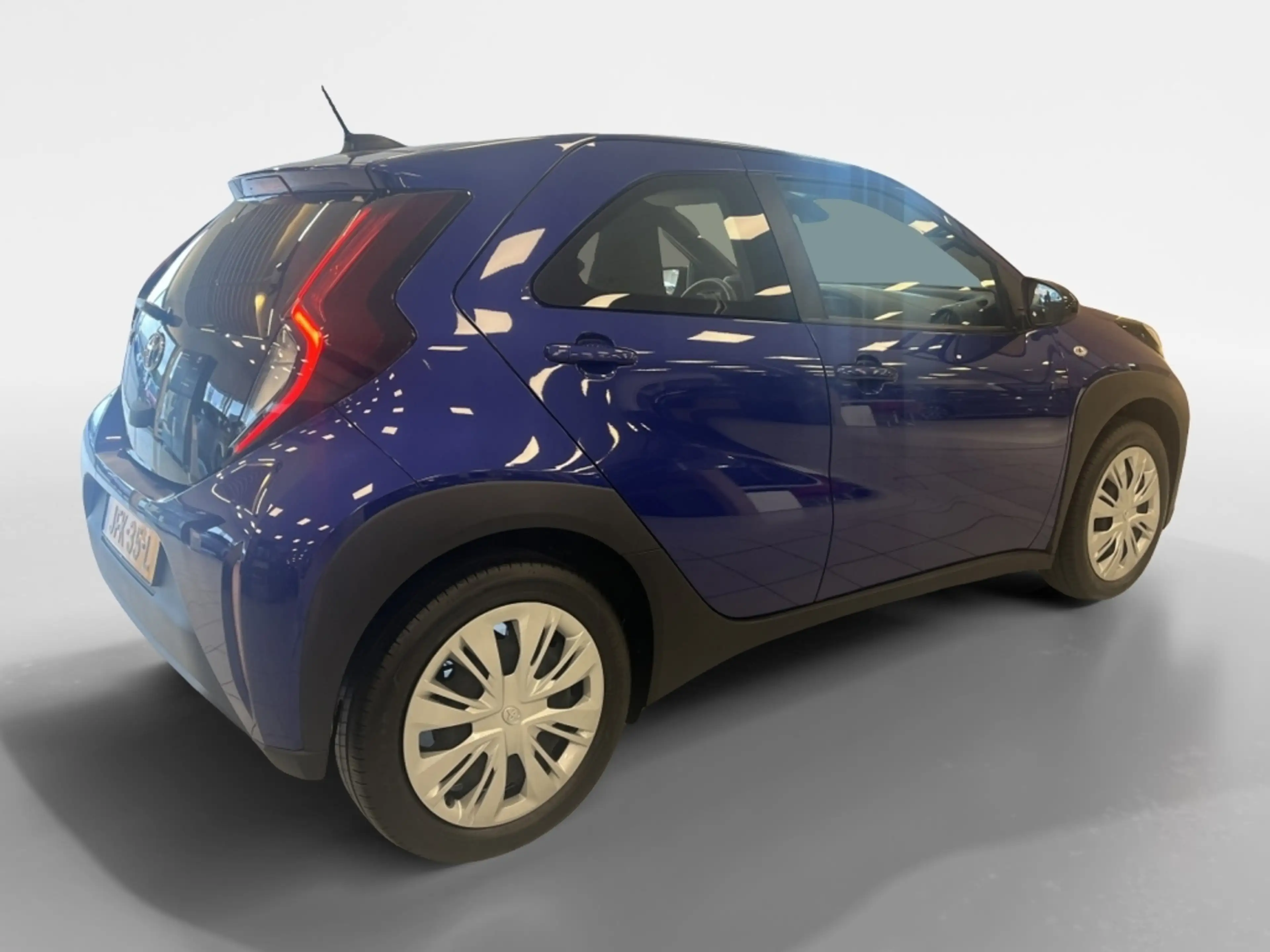 Toyota Aygo X 1.0 VVT-i MT Play — photo 2