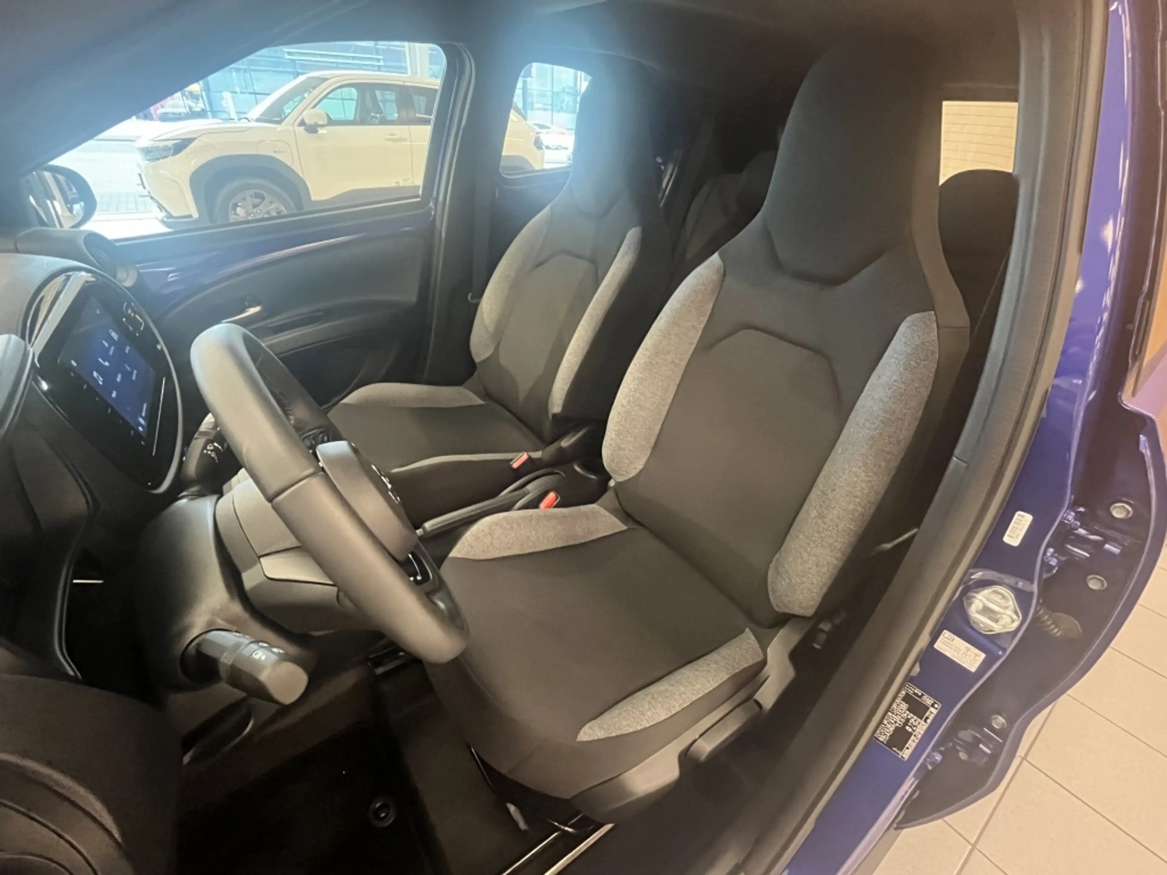 Toyota Aygo X 1.0 VVT-i MT Play — photo 4