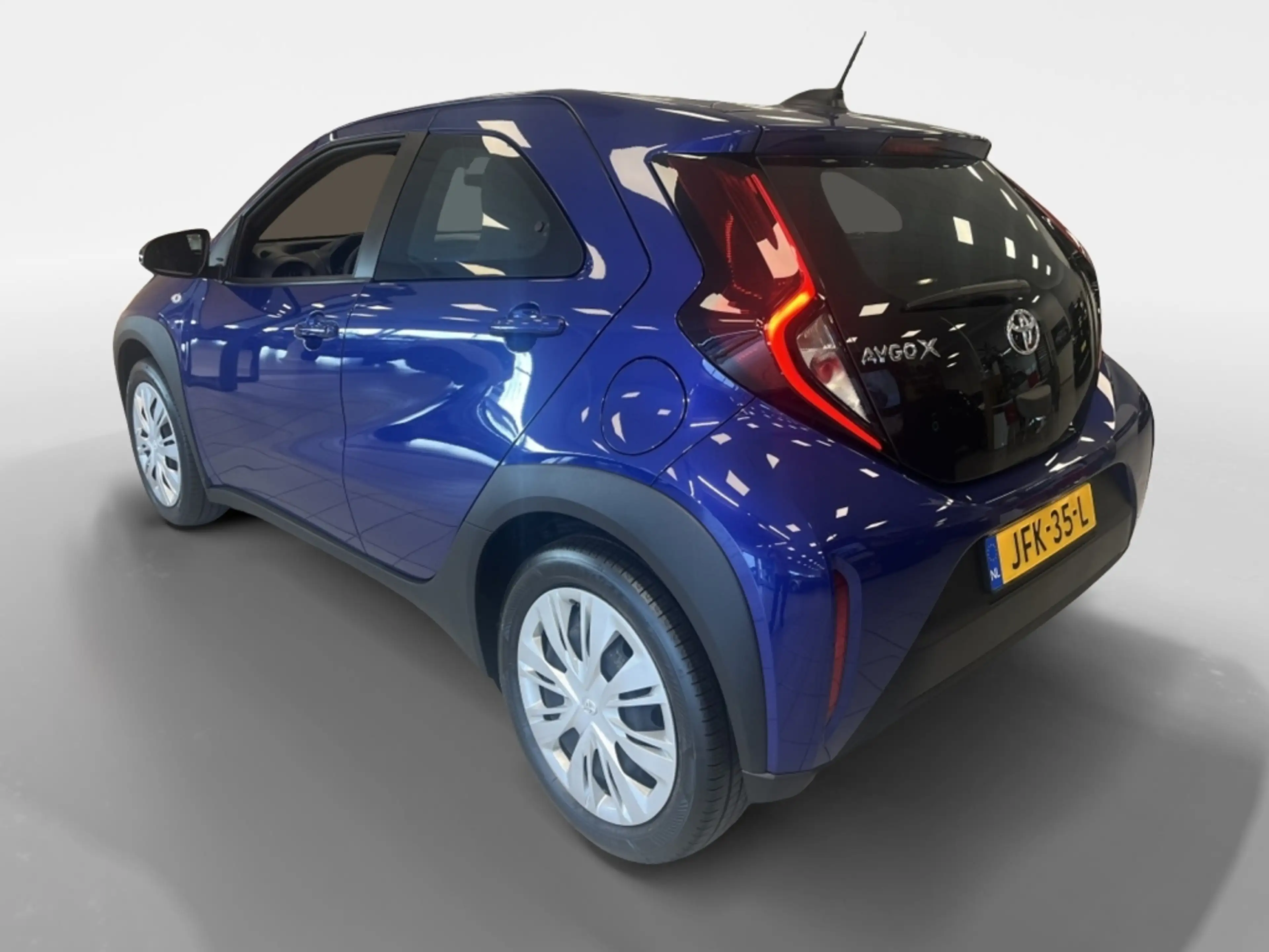 Toyota Aygo X 1.0 VVT-i MT Play — photo 11