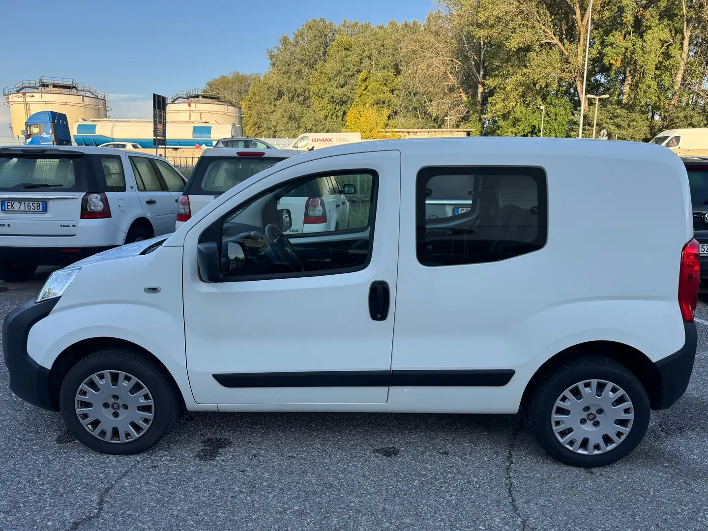 Fiat Fiorino 1.3 MJT 75CV COMBI SEMIVETRATO SX VAN Blanco - 2