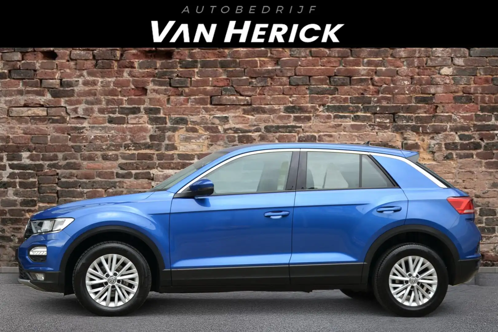 Volkswagen T-Roc 1.0 TSI Style | Winterpakket | App Connect | PDC Blauw - 2