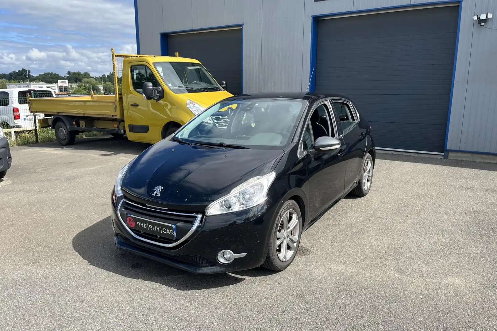 Peugeot 208 1.6 e-HDi - 92 Allure 5P BVM CLIM AUTO DISTRIBUTIO Noir - 1