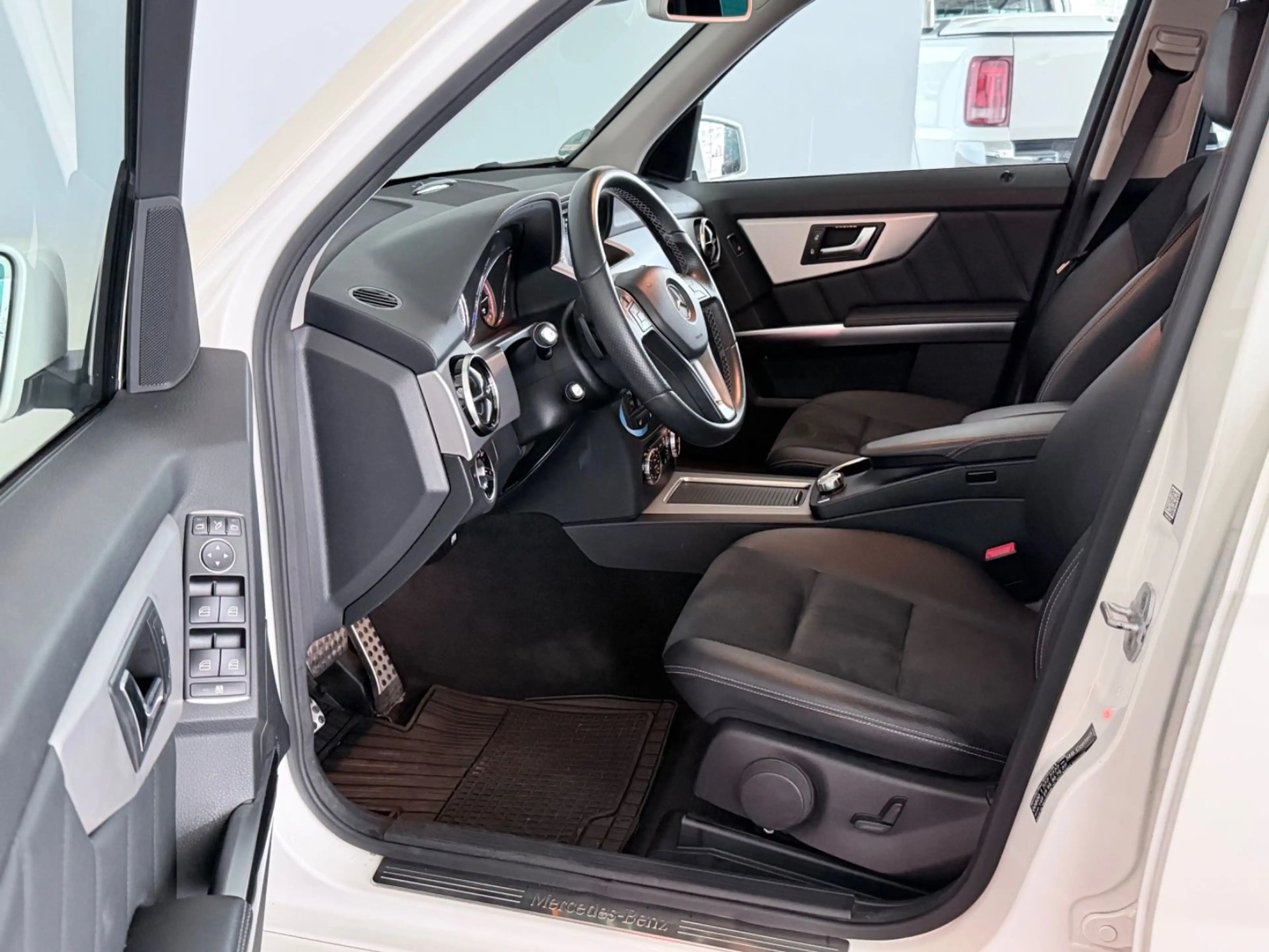 Mercedes-Benz GLK 250 4Matic Harman/Kardon Pano — photo 7