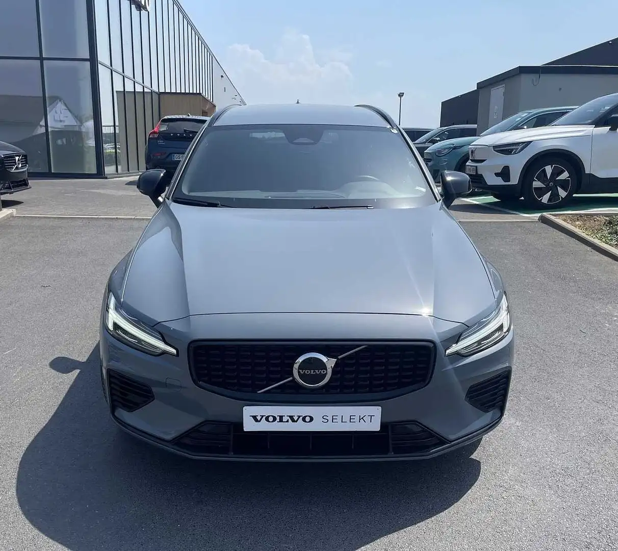 Volvo V60 Plus, T6 AWD Plug-in hybrid Gris - 2