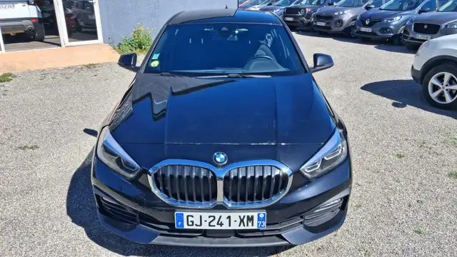 BMW 1 Series view 2