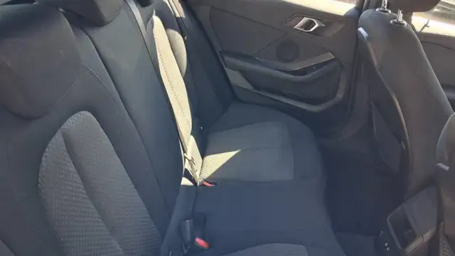 BMW 1 Series view 12