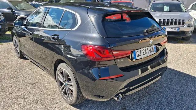 BMW 1 Series view 3