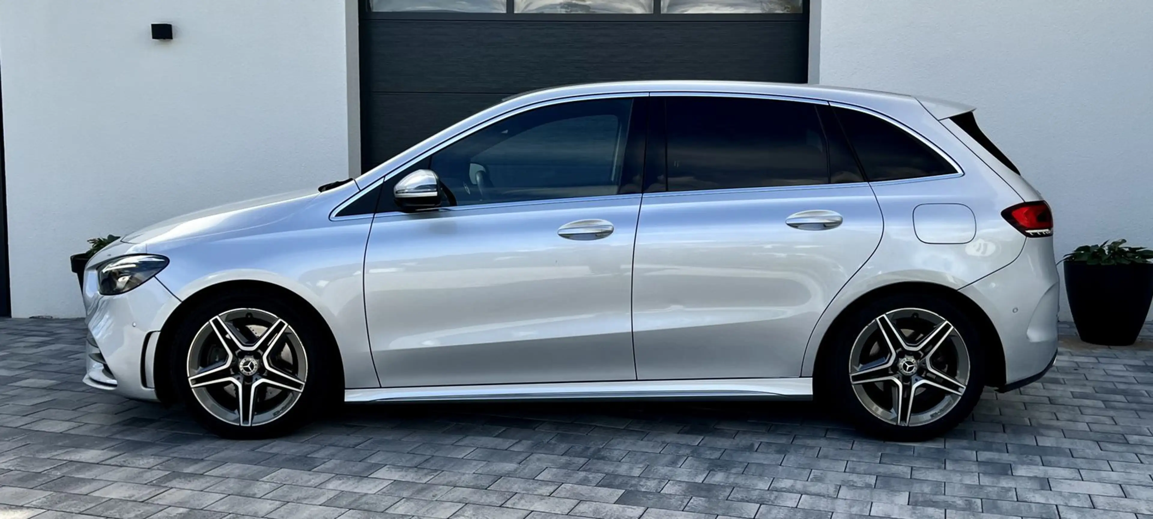 Mercedes-Benz B 220 AMG Line LED NAVI AMBI KAMERA ALU KLIMA — photo 5