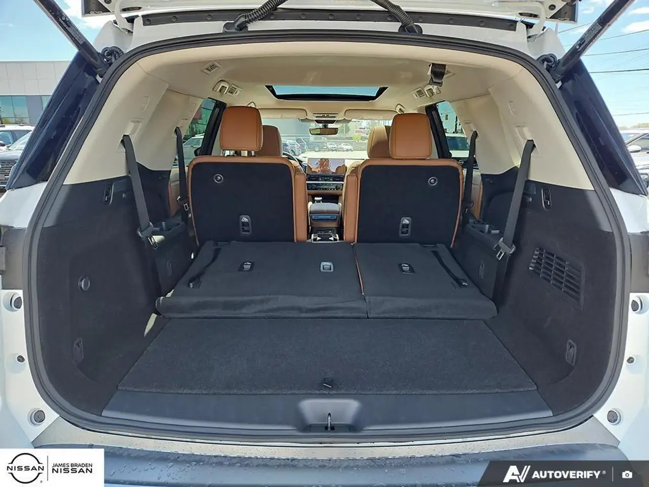 Nissan Pathfinder fotografie Nissan Pathfinder