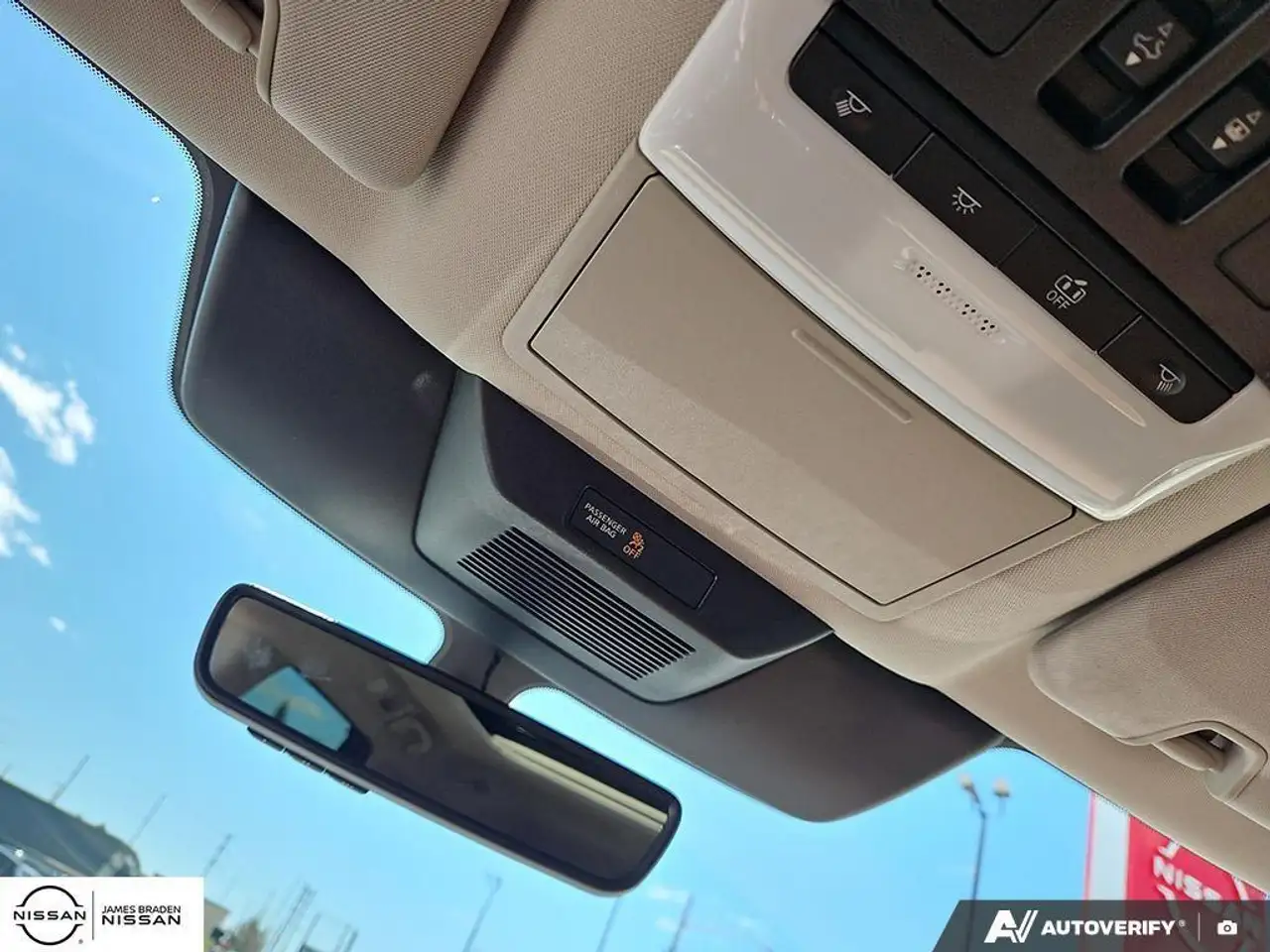 Nissan Pathfinder fotografie Nissan Pathfinder