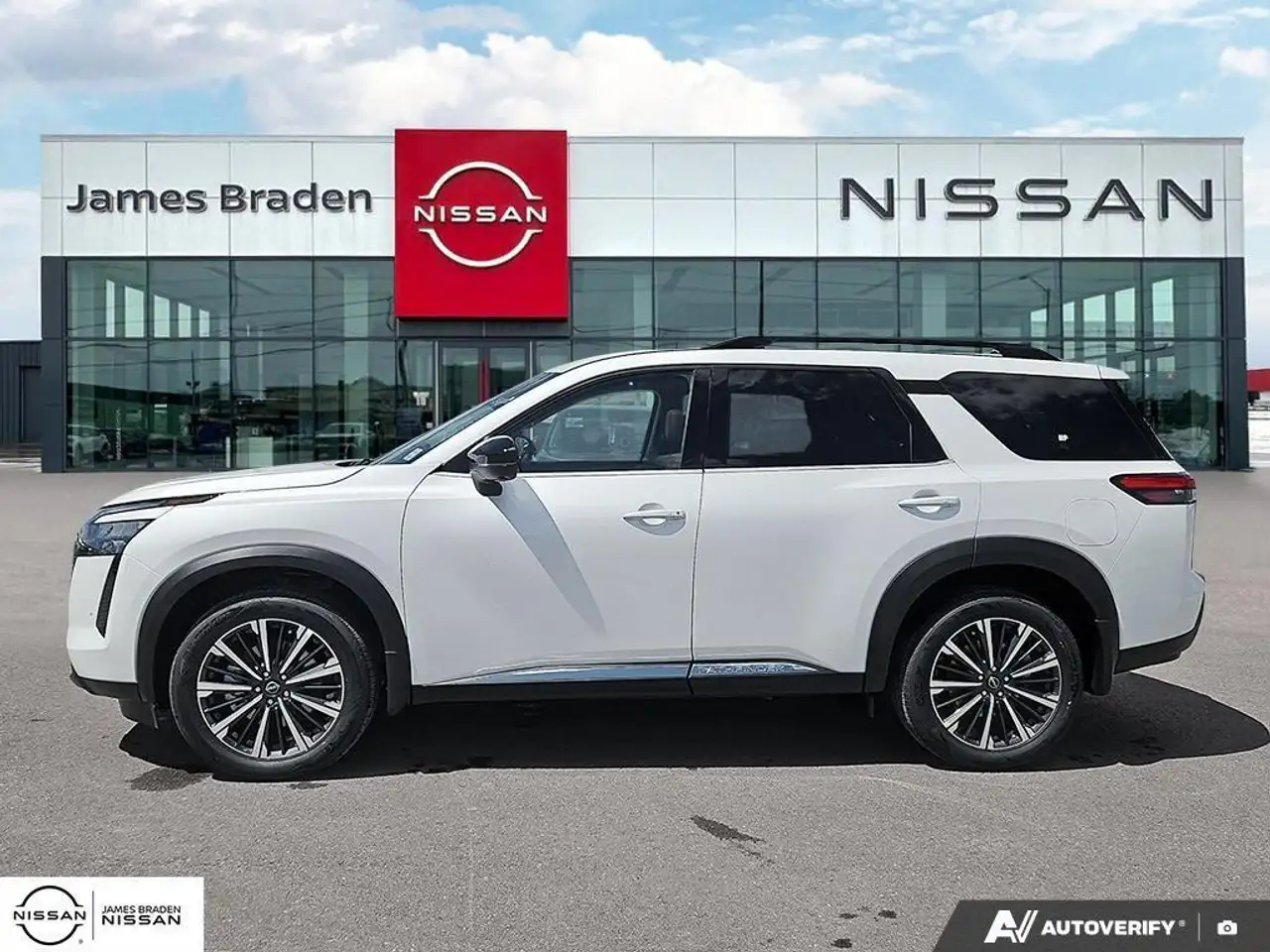 Nissan Pathfinder fotografie Nissan Pathfinder