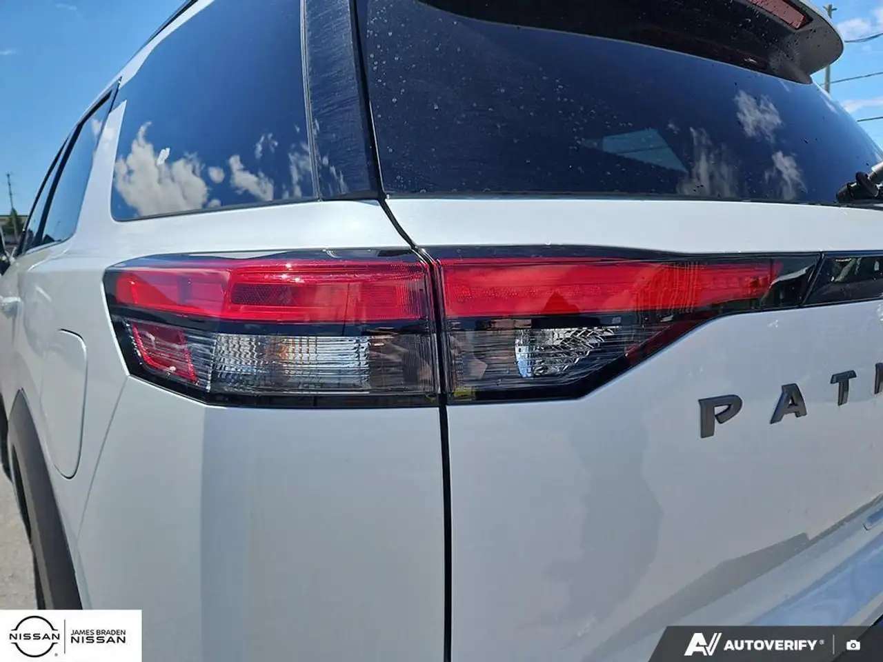 Nissan Pathfinder fotografie Nissan Pathfinder