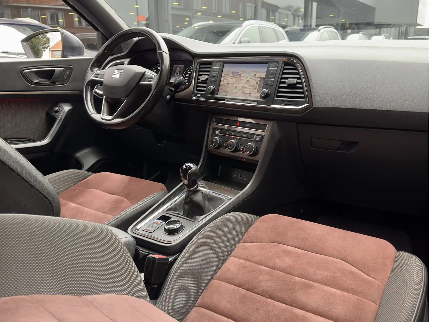 SEAT Ateca 1.4 ECO TSI XCELLENCE 150PK NAVI CAMERA360 LED LMV Gris - 2