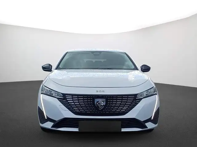Peugeot 308 SW view 2