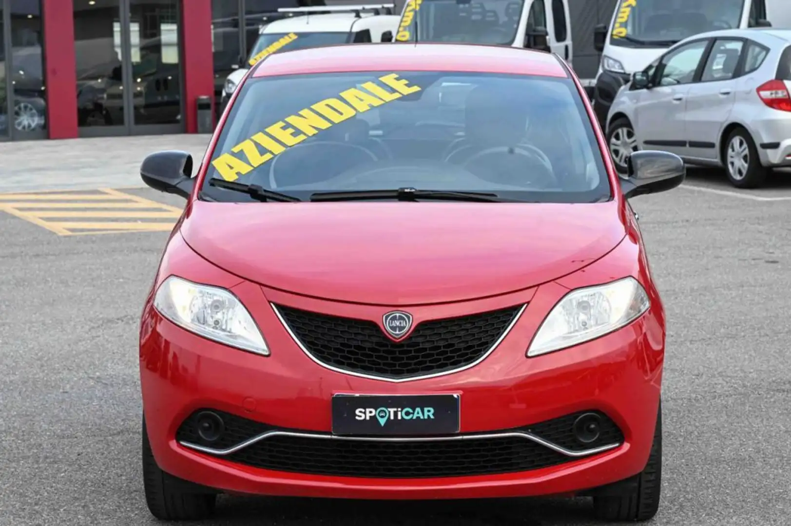 Lancia Ypsilon 1.2 69cv Gold Rojo - 2