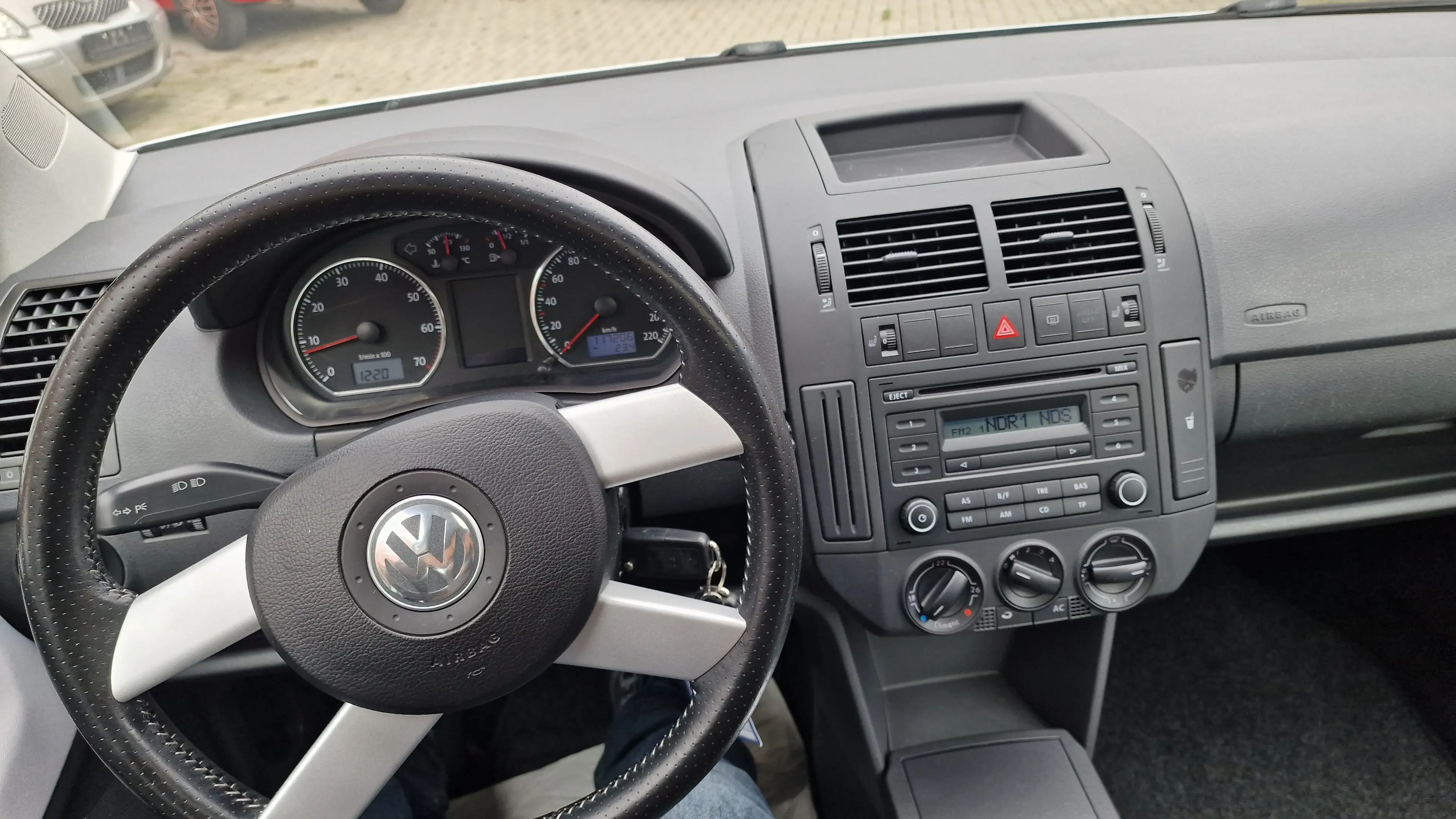 Volkswagen Polo Cross Automatik Tüv bis 10/27 Zahnriemen NEU — photo 2