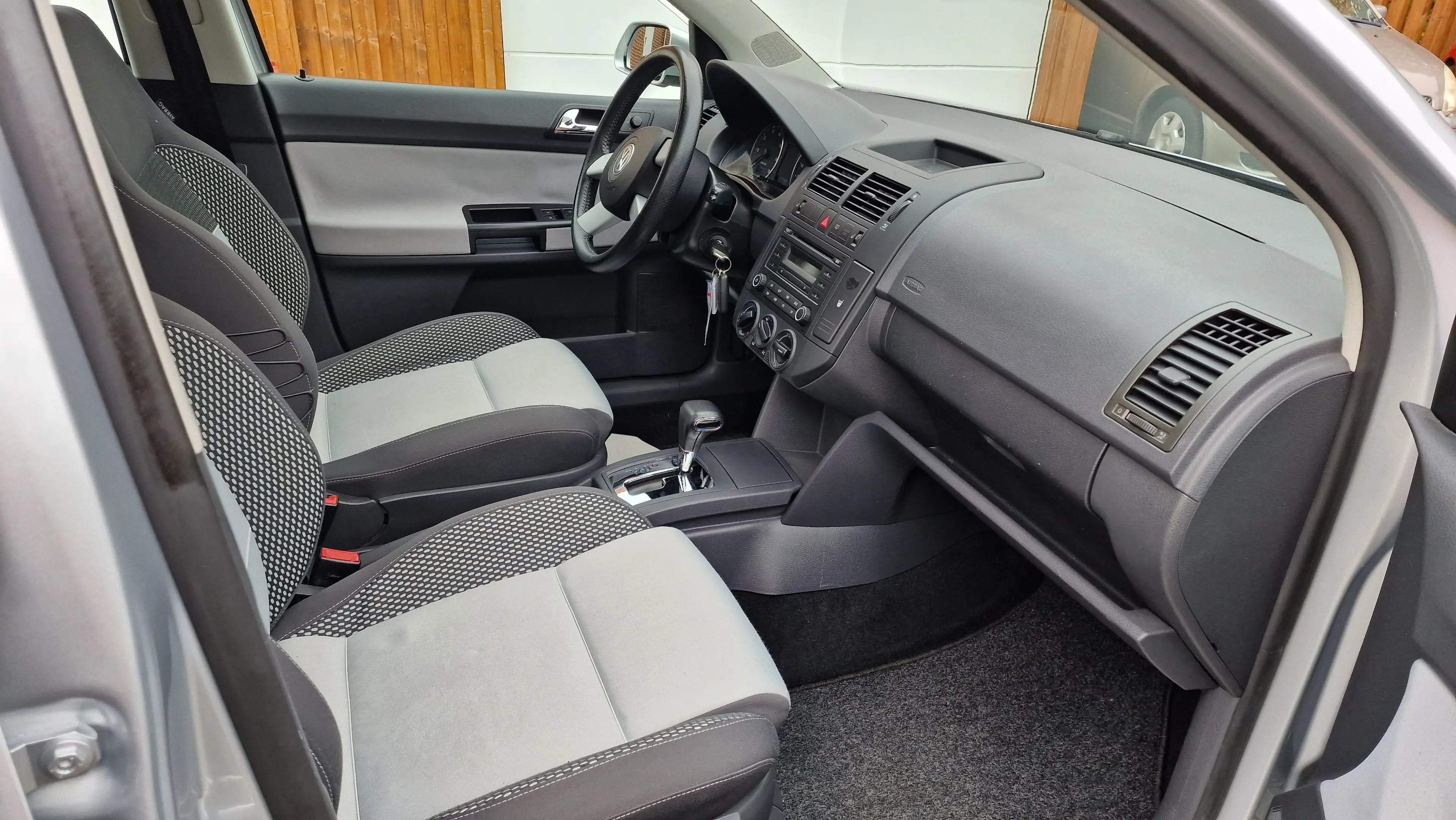 Volkswagen Polo Cross Automatik Tüv bis 10/27 Zahnriemen NEU — photo 10