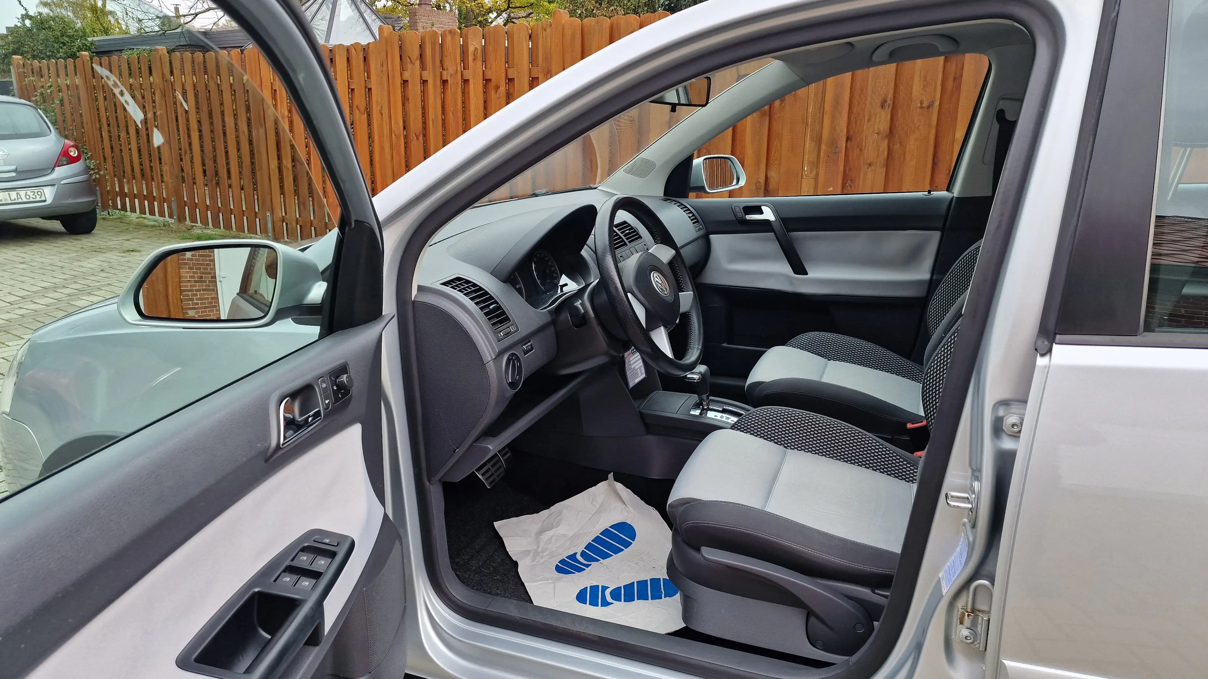 Volkswagen Polo Cross Automatik Tüv bis 10/27 Zahnriemen NEU — photo 3