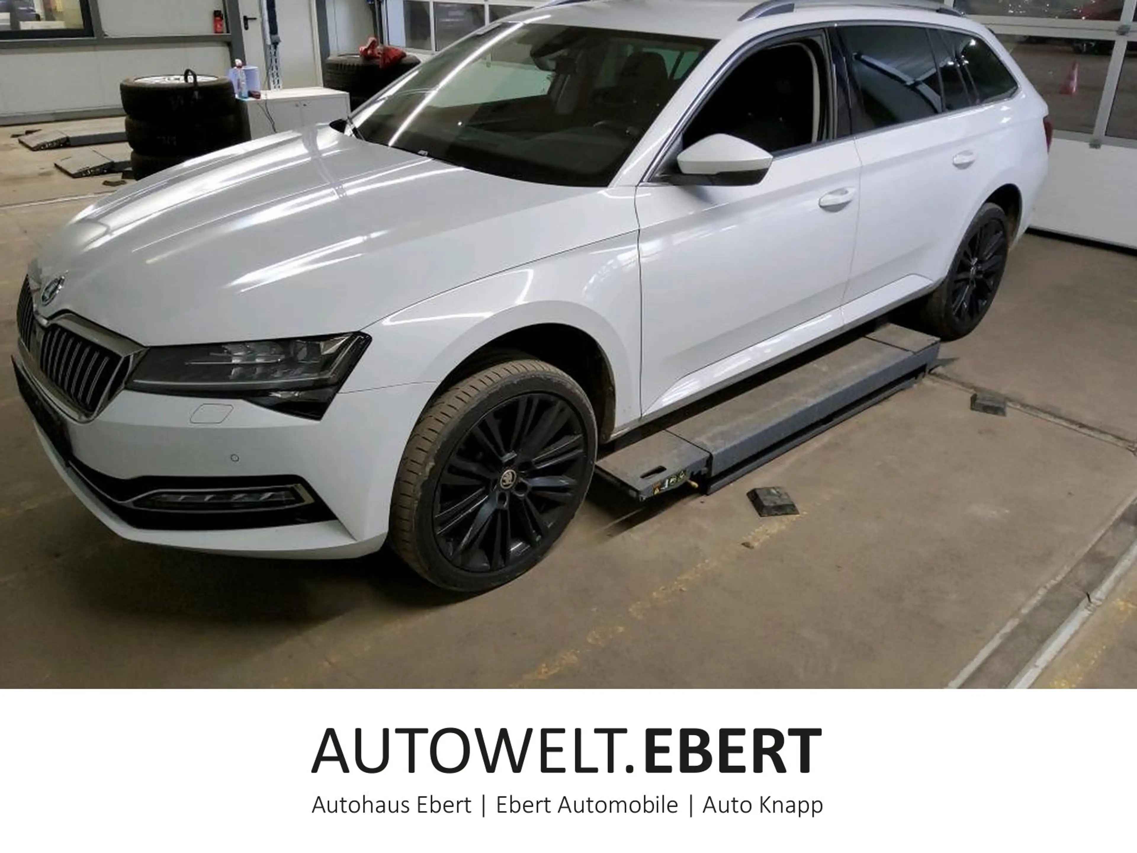 Skoda Superb Combi 2.0 TSI Style/AHK/KAMERA/ACC/LED/
