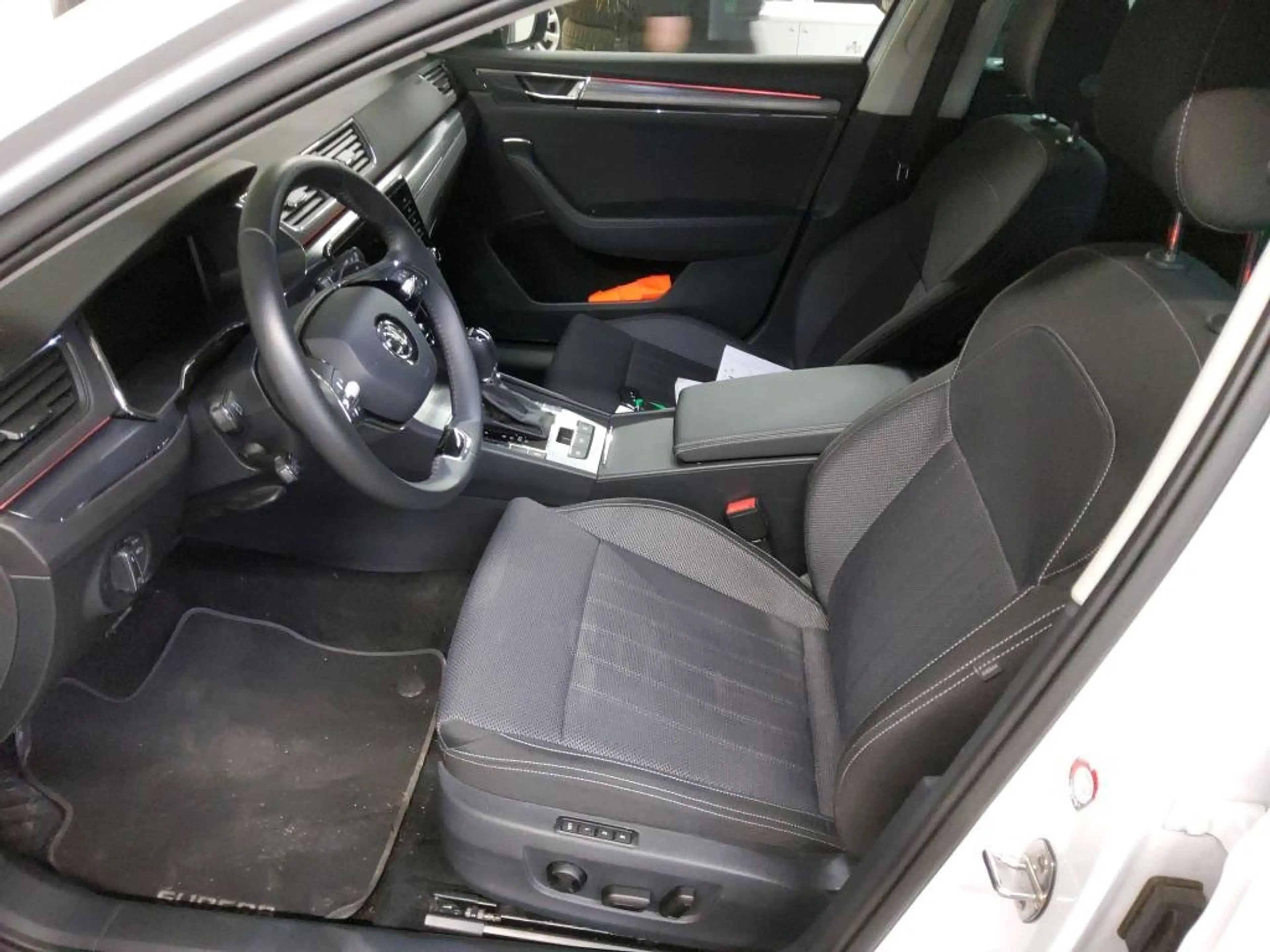 Skoda Superb Combi 2.0 TSI Style/AHK/KAMERA/ACC/LED/ — photo 5