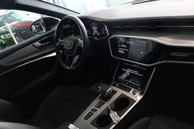 Audi A6 Avant view 14