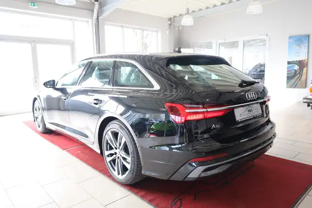 Audi A6 Avant view 4