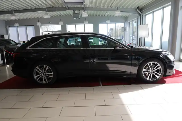 Audi A6 Avant view 9