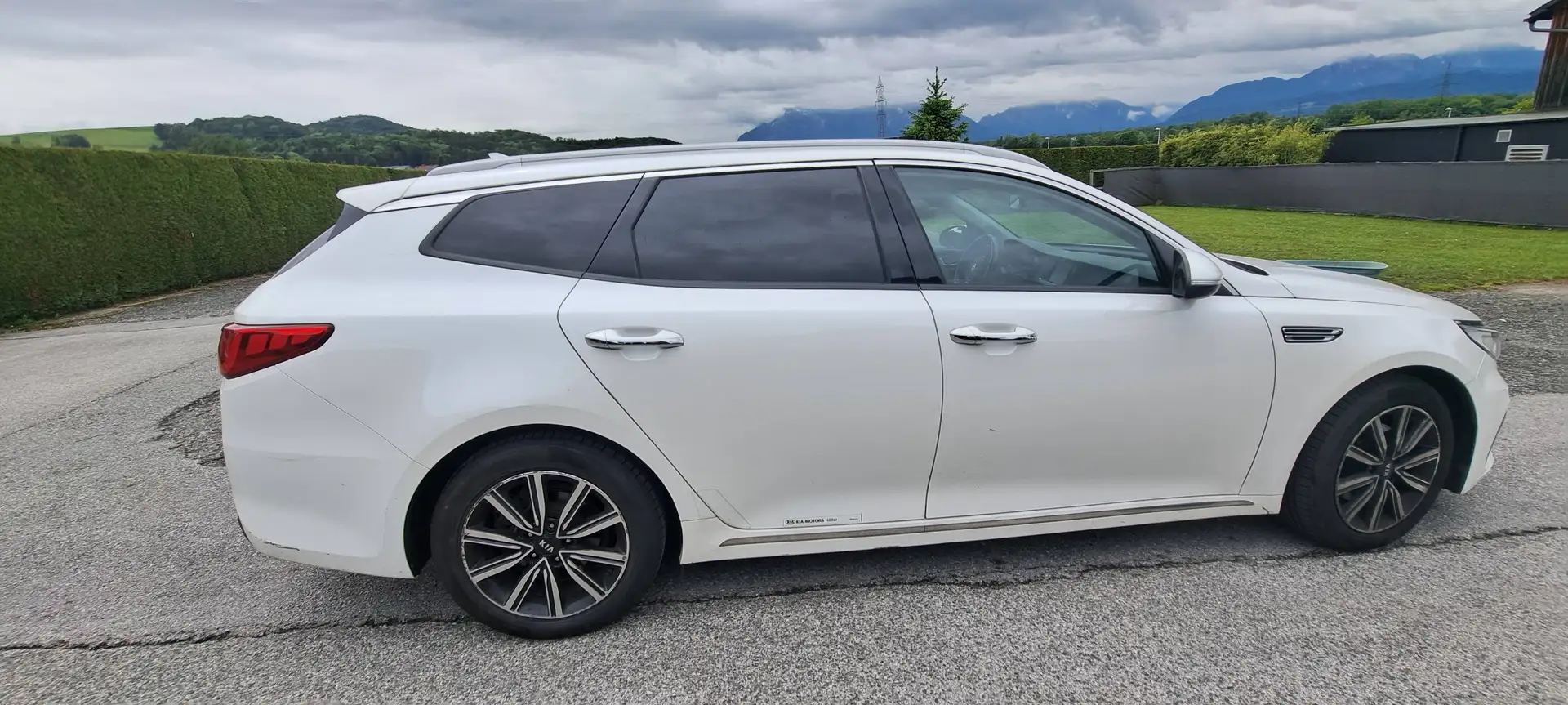 Kia Optima Optima Wagon 1,6 CRDi SCR Gold DCT Aut. Weiß - 1