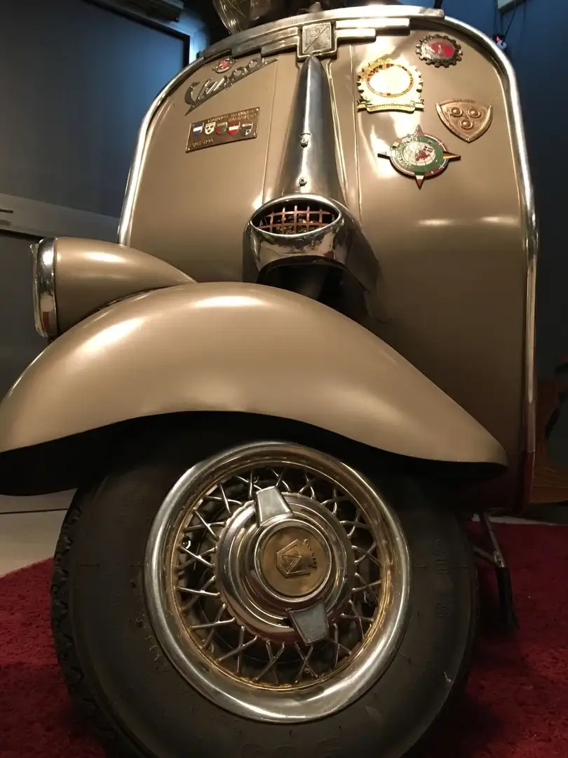 Vespa ACMA 125 Бронзовий - 1